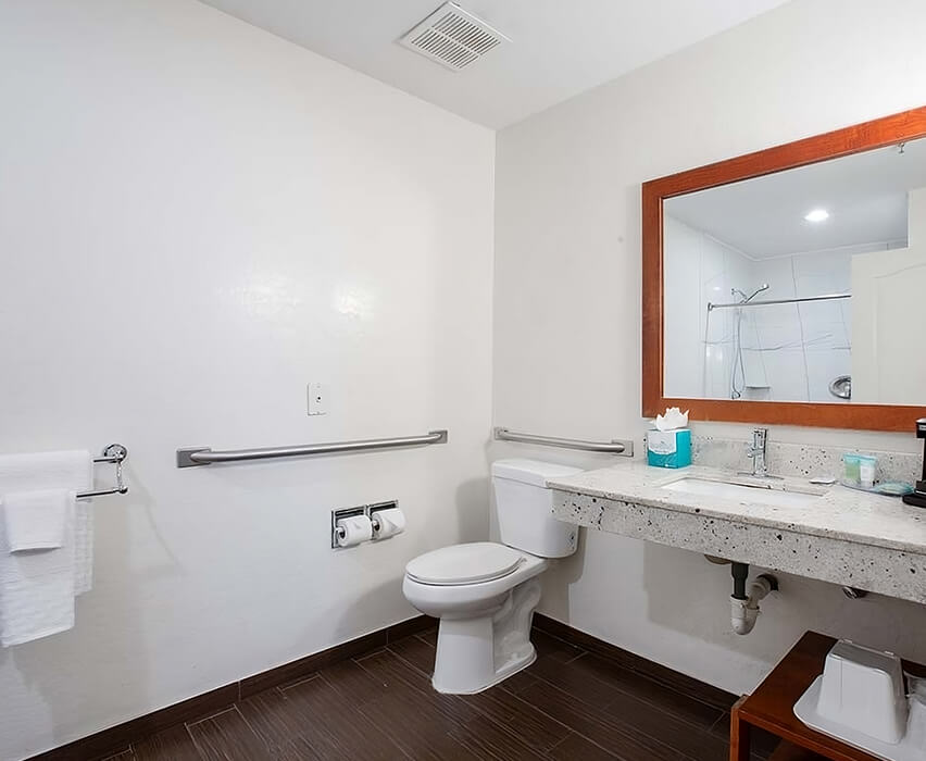 Hotel in Glendale AZ, Motel Suites Glendale AZ, The Hotel Serena